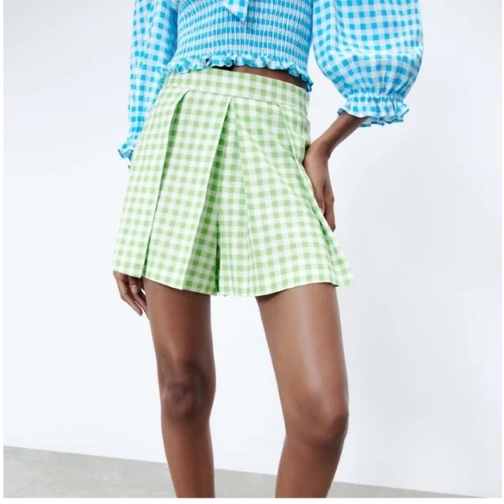 Zara Green Gingham High Waist Pleated Shorts